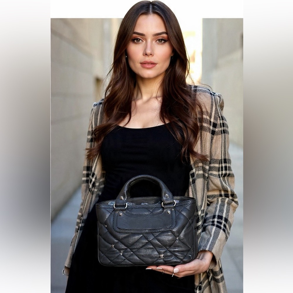 Celine 💝boogie bag triumph classy in lambskin leather black limited edition ❤️